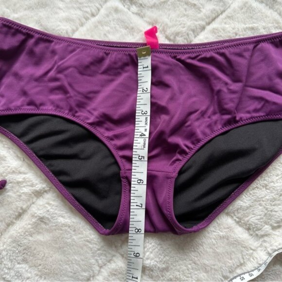 Victoria’s Secret | Purple Plum Side Ruched Bikini Bottoms | Size Medium - Picture 9 of 10